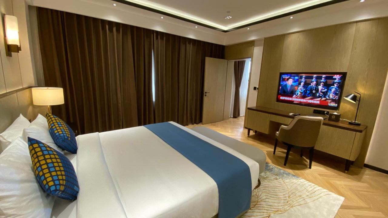 Business Suite,1004871706:JPEG