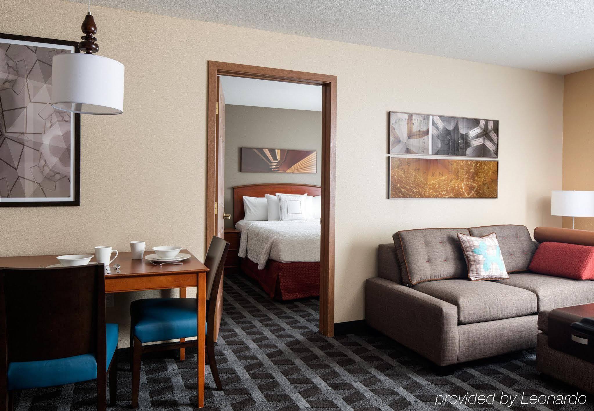 Two Bedroom Suite with Two Queen Beds,1255128160:JPEG