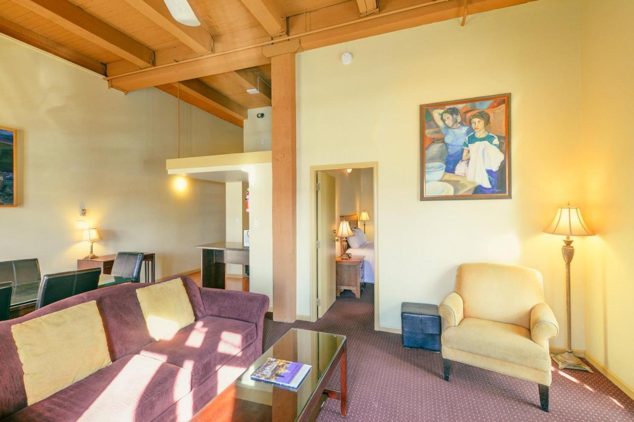 One-Bedroom Suite,1122886362:JPEG