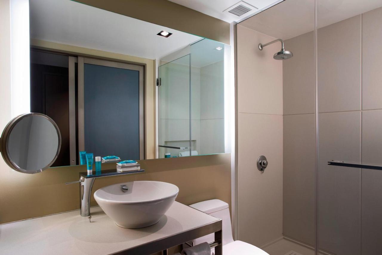 Spectacular Guest room, 2 Double, Skyline view,1353923960:JPEG