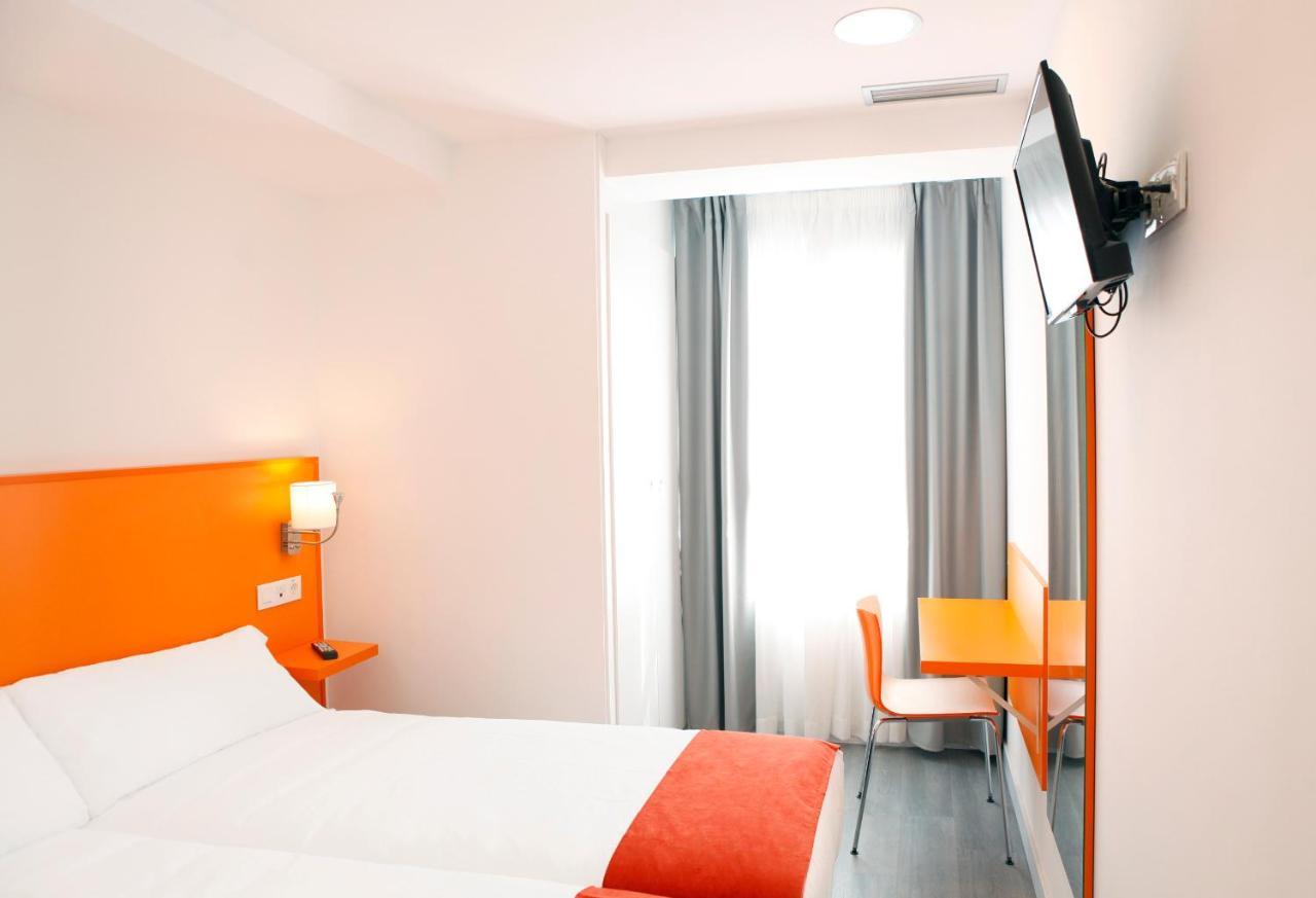 Twin Room,1192357543:JPEG