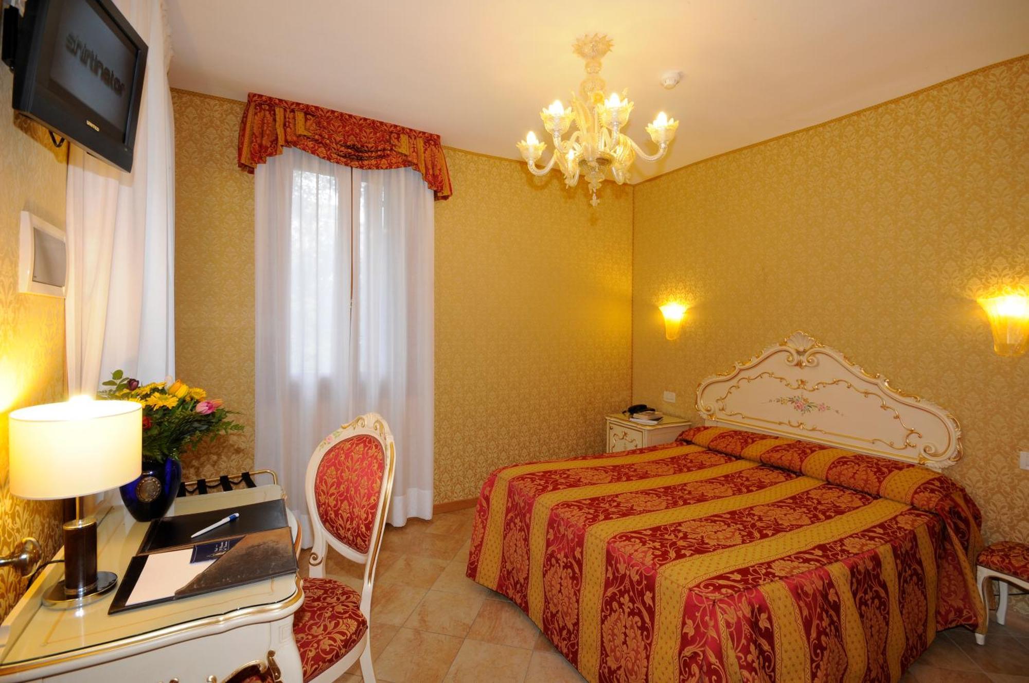 Deluxe Double or Twin Room with Balcony,1274526343:JPEG