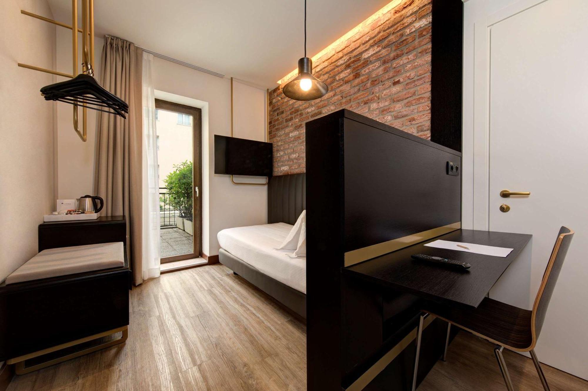 Superior Single Room,665966211:JPEG
