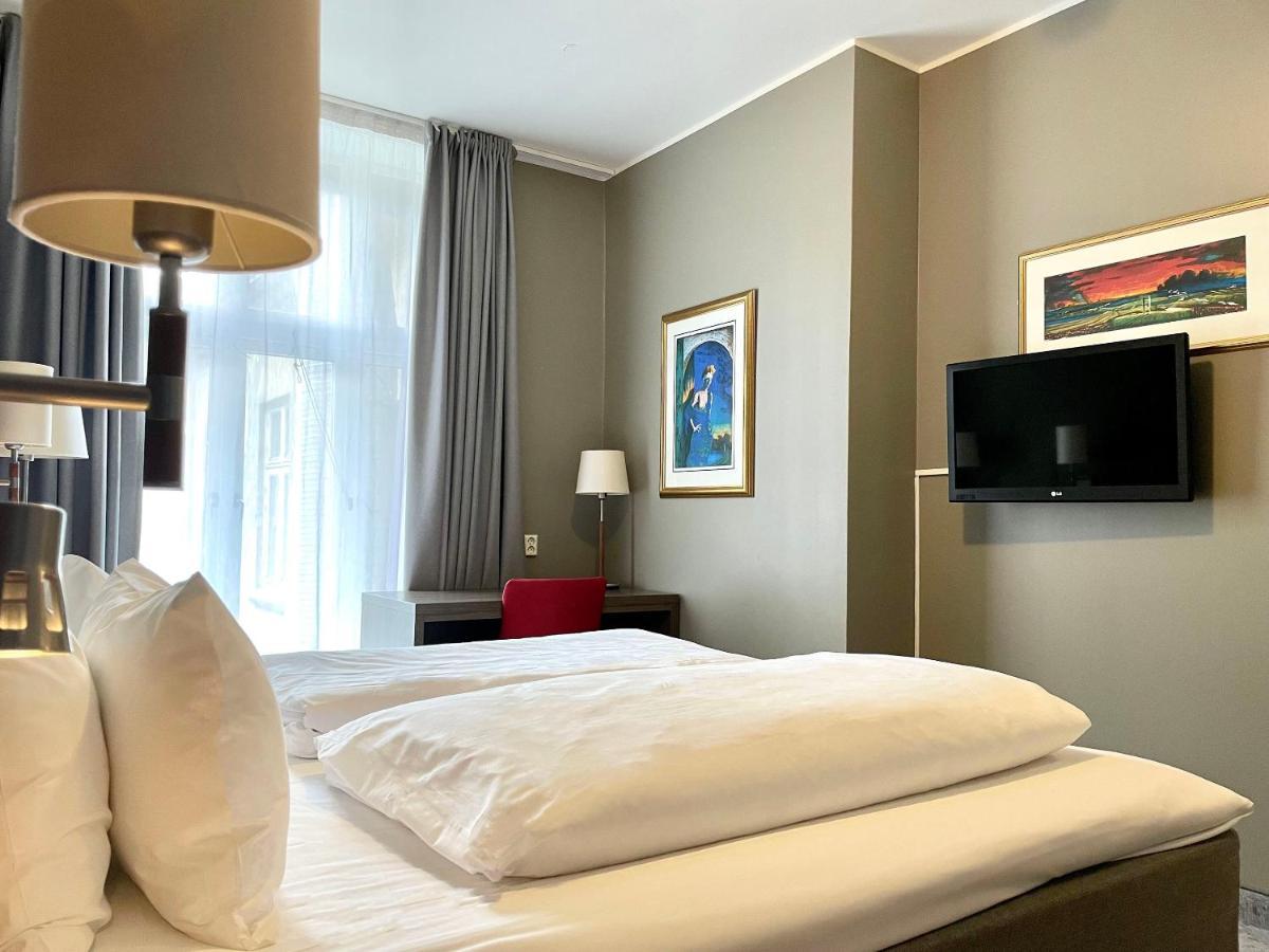 Budget Double Room,1298911150:JPEG