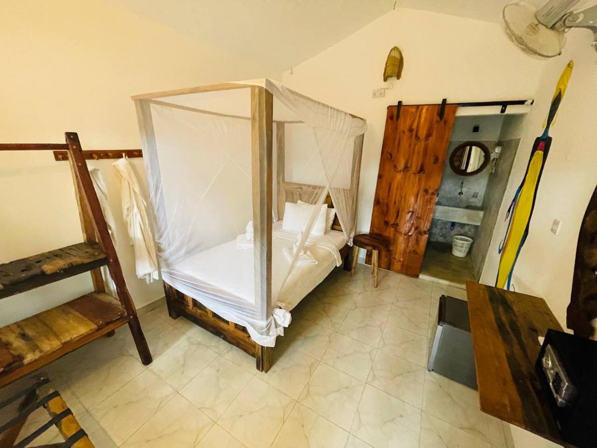 Deluxe Single Room,1333374650:JPEG