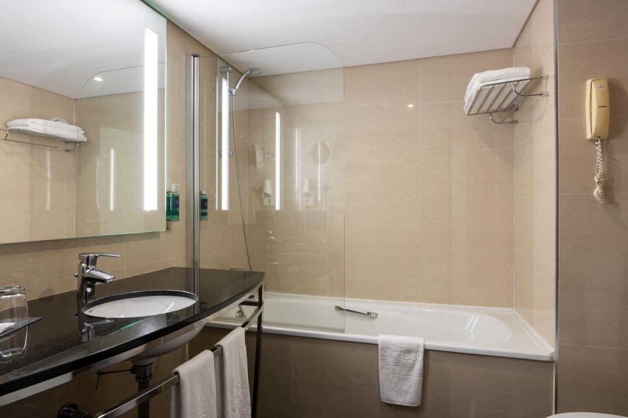 Junior Suite with Sea View and Balcony (2 Adults + 2 Children),1132293459:JPEG