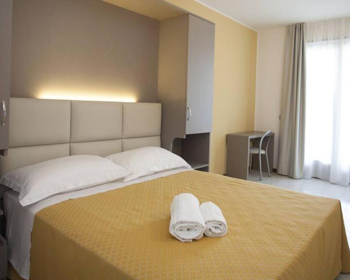 Basic Double Room with Terrace,1363502624:JPEG