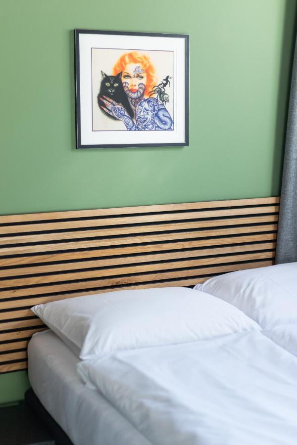 Small Double Room,1588045598:JPEG