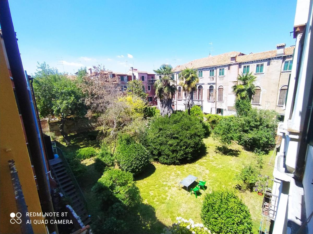 Double or Twin Room with Balcony With Shared Bathroom,1364932148:JPEG