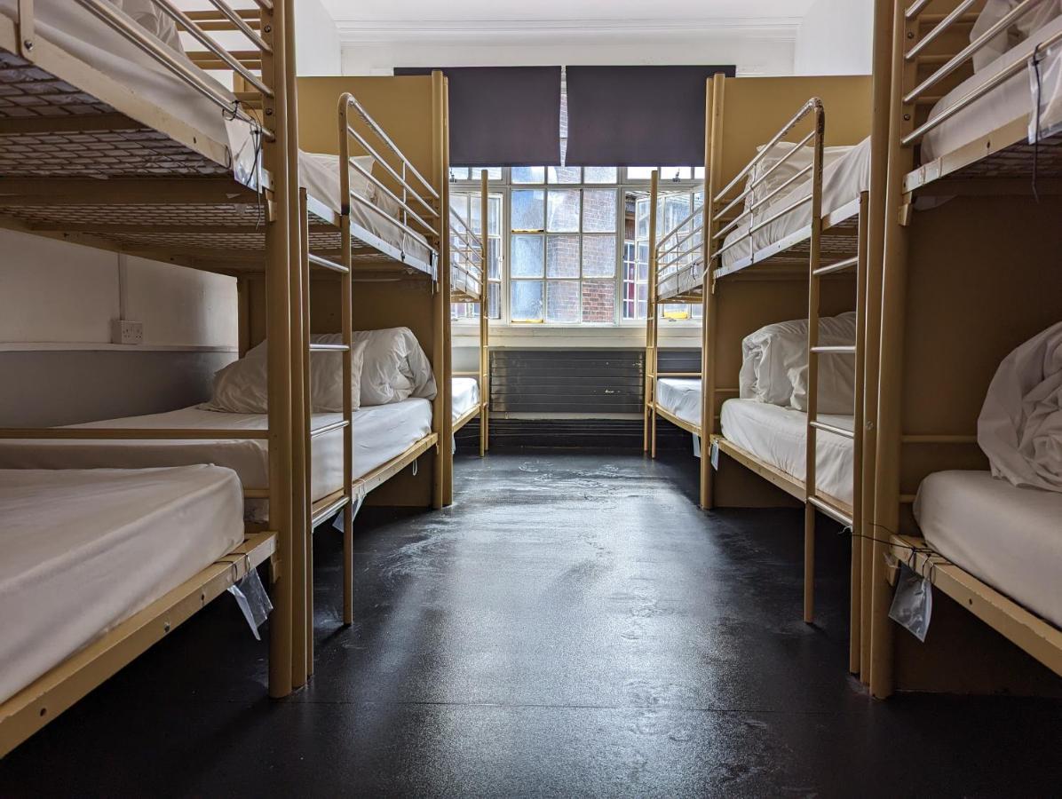 Bunk Bed in Female Dormitory Room,1373880452:JPEG