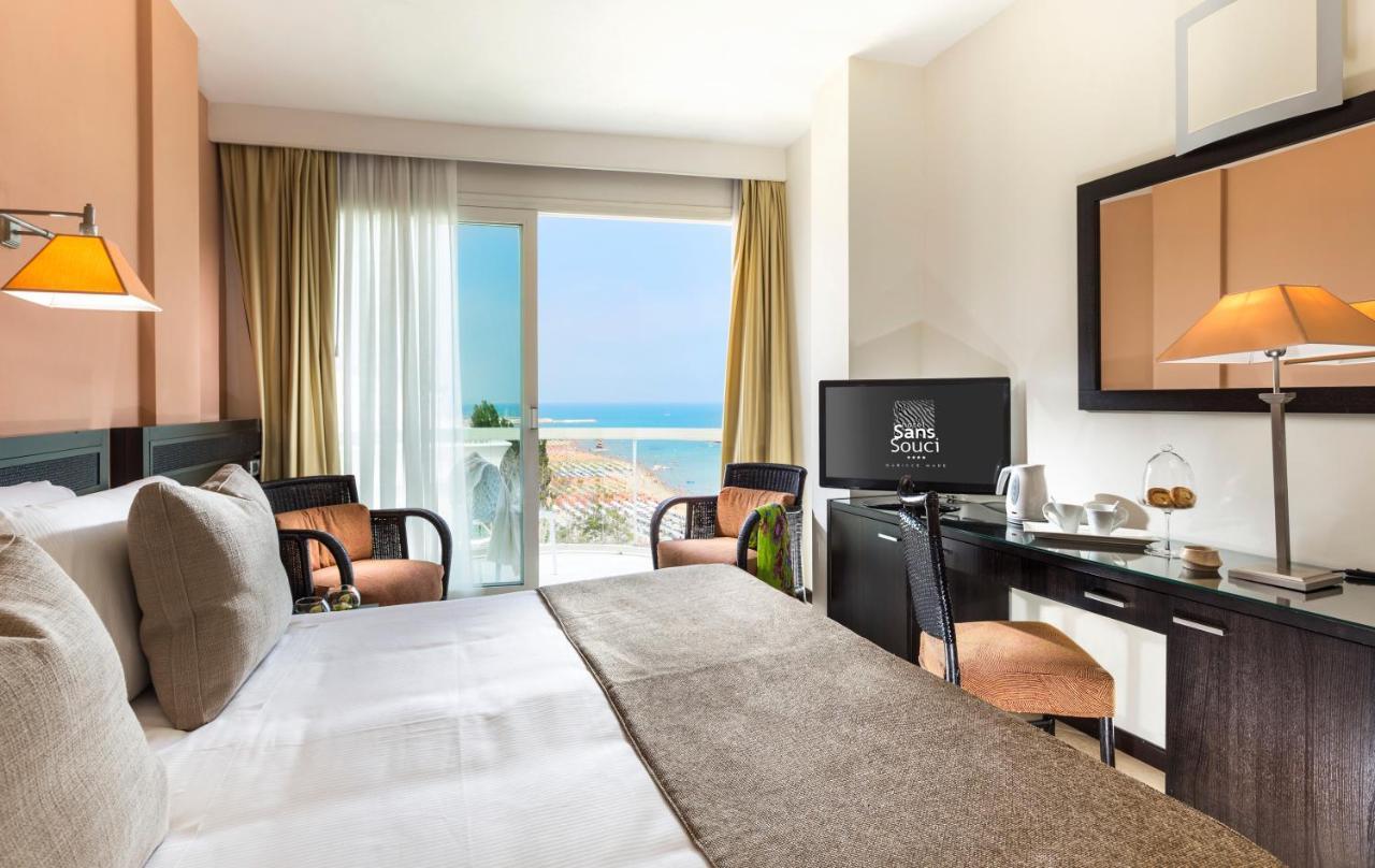 Double or Twin Room with Partial Sea View,1279556116:JPEG