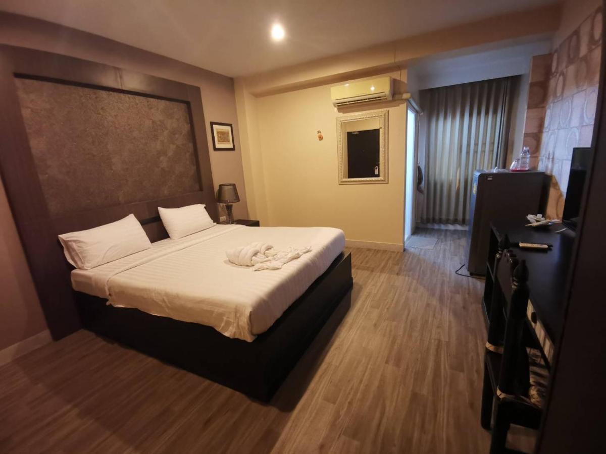 Deluxe Double Room,1402488839:JPEG