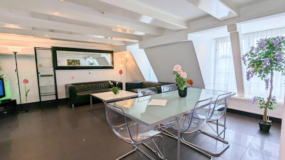 Two-Bedroom Apartment,1404642851:JPEG