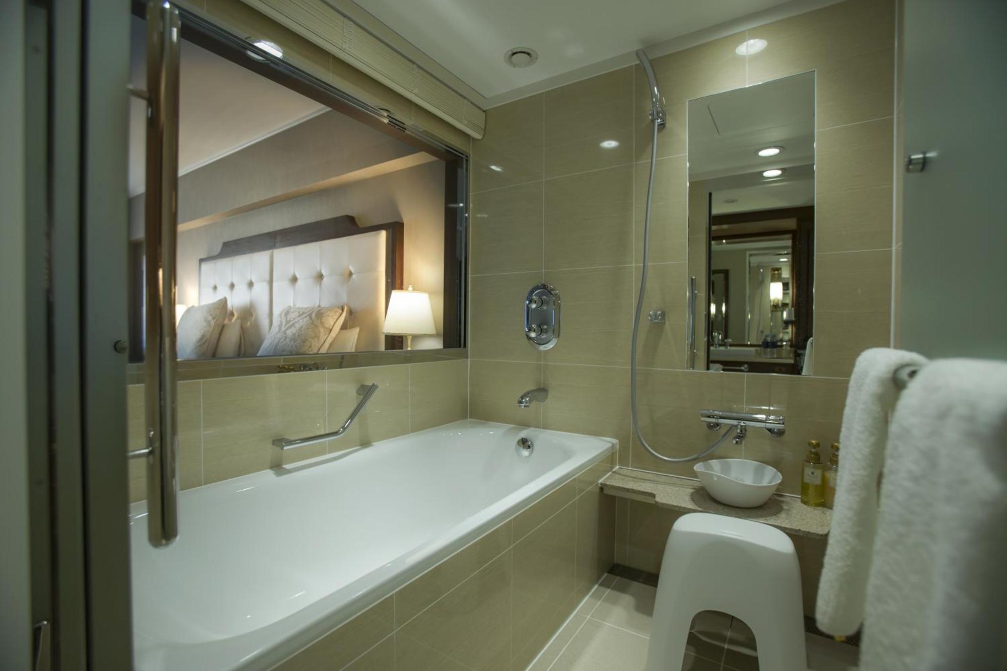 Grand Comfort Deluxe Twin with Extra - bed - Non-Smoking,1244971084:JPEG