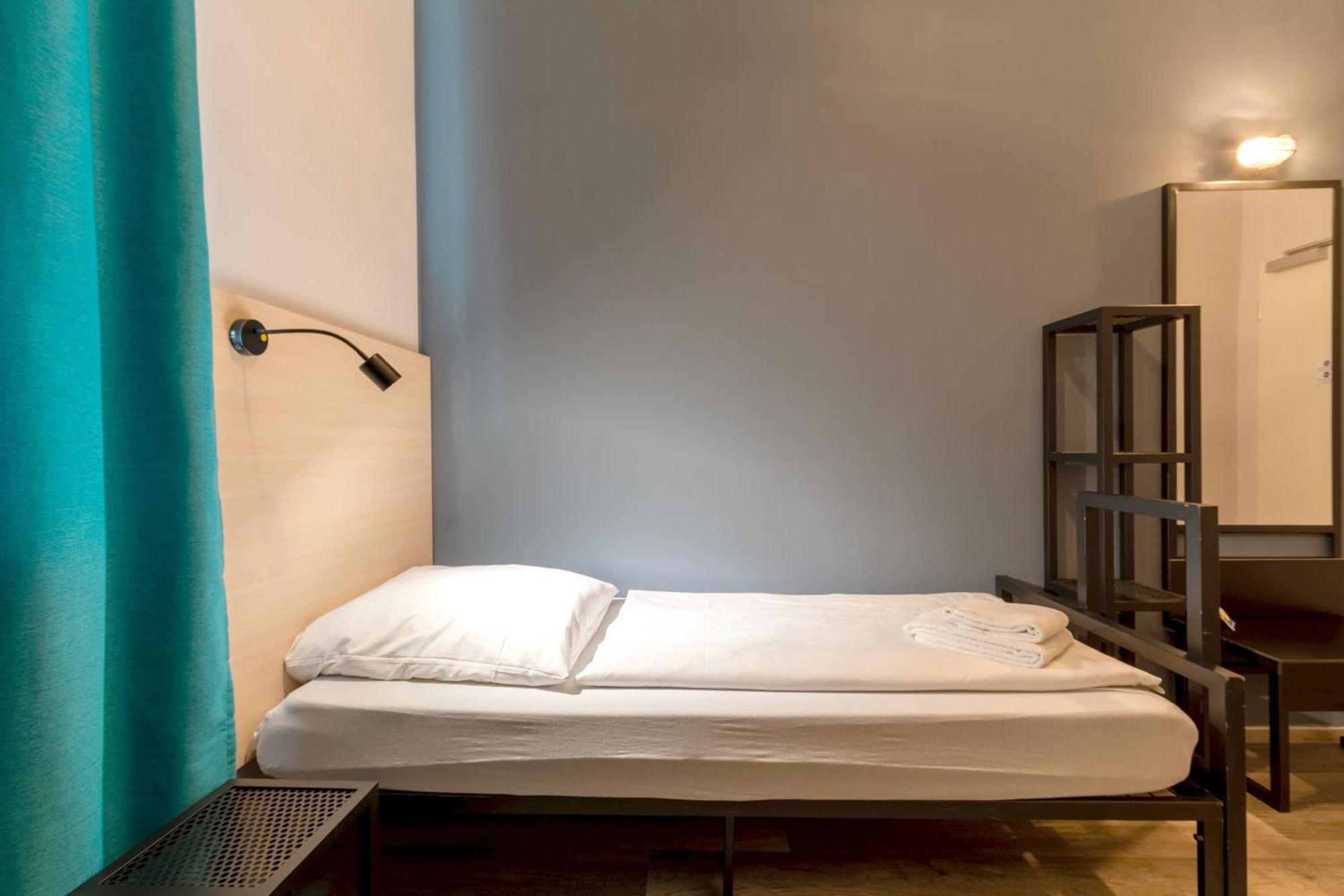 Single Room,1435782727:JPEG