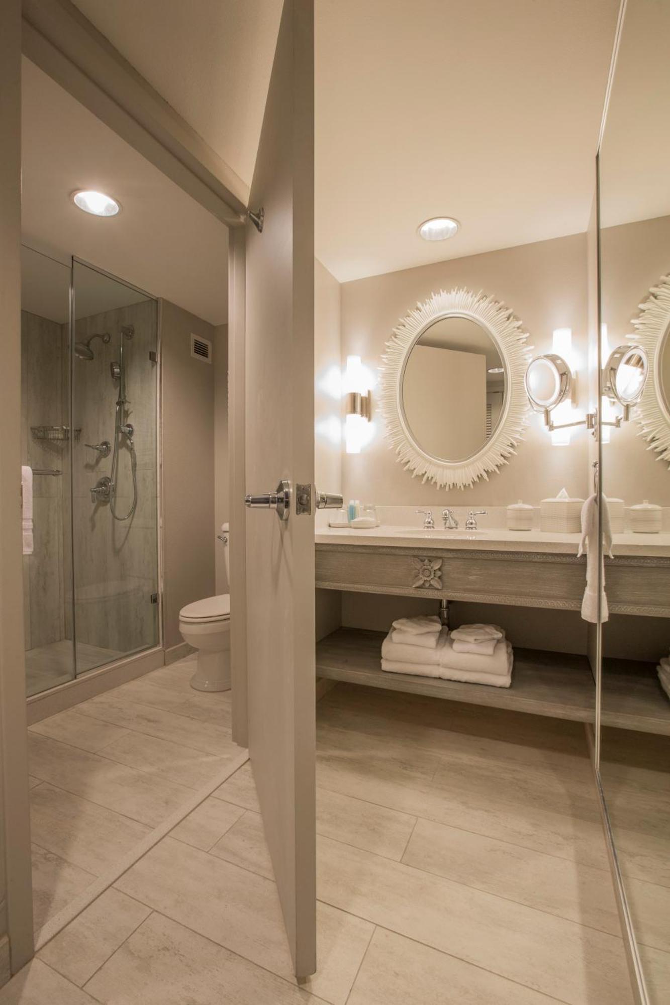 King Room (Includes FREE^ Universal Express Unlimited),1439657995:JPEG