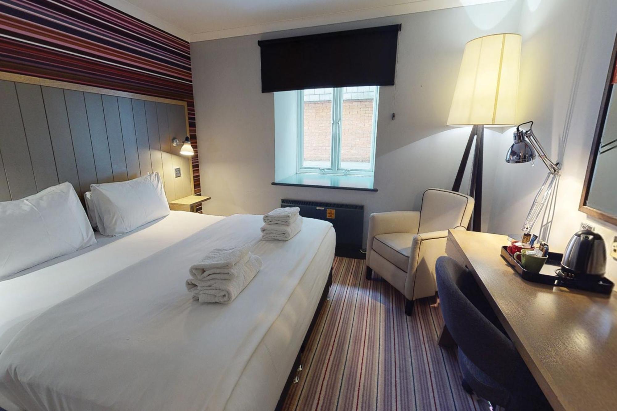 Double Room,1445301838:JPEG