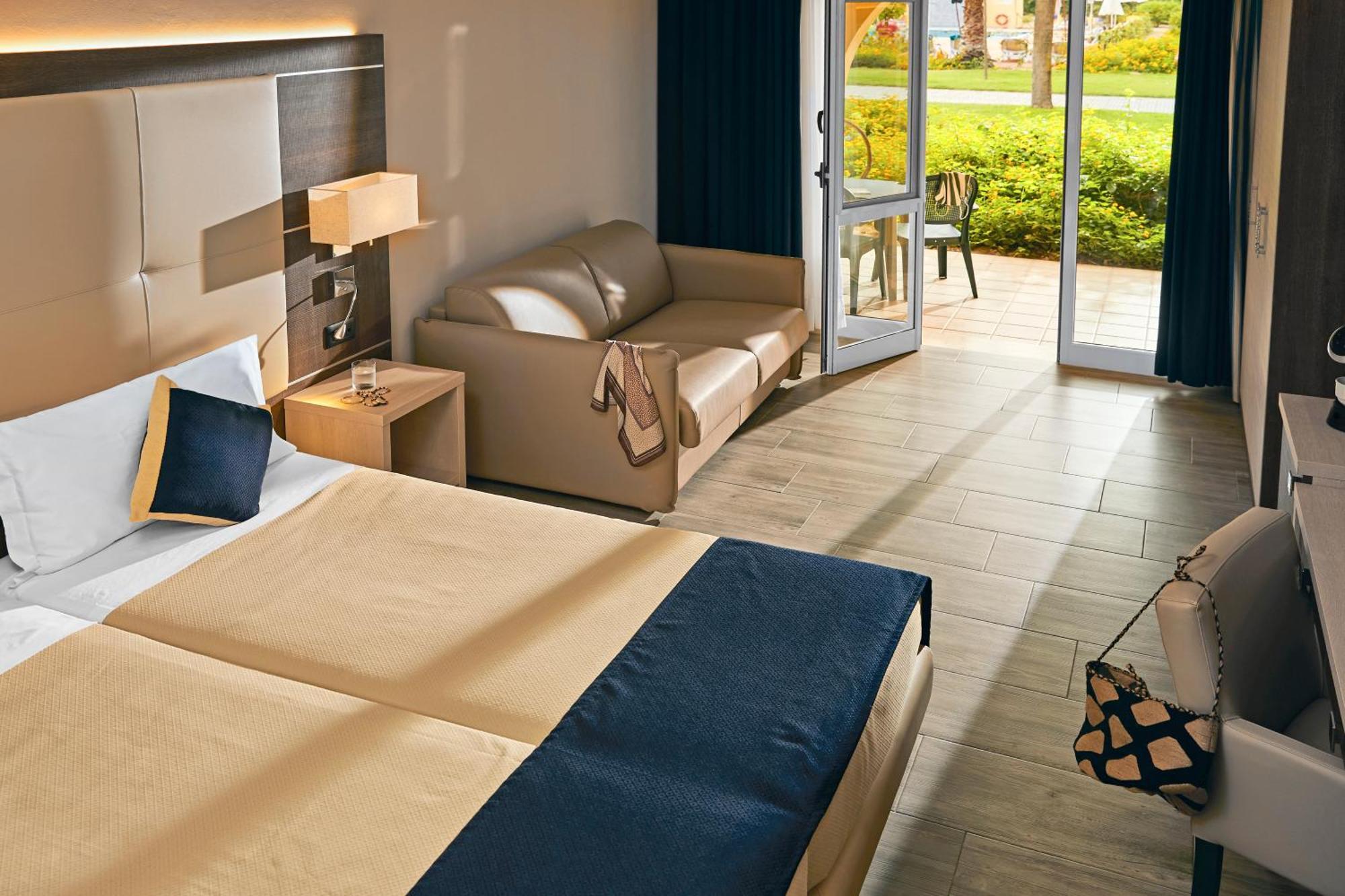 Triple Room - Private Lodge (+16 years old),1446798355:JPEG