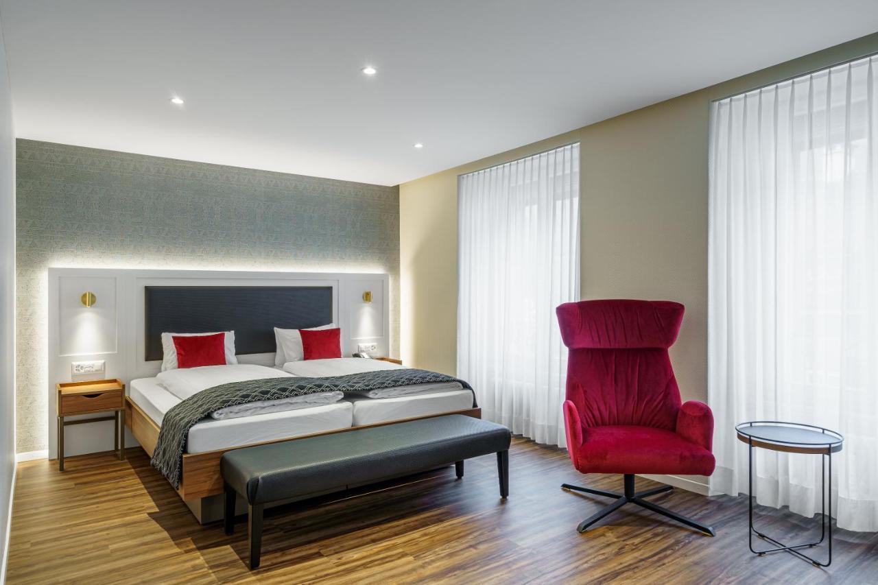 Twin Room,1498843666:JPEG