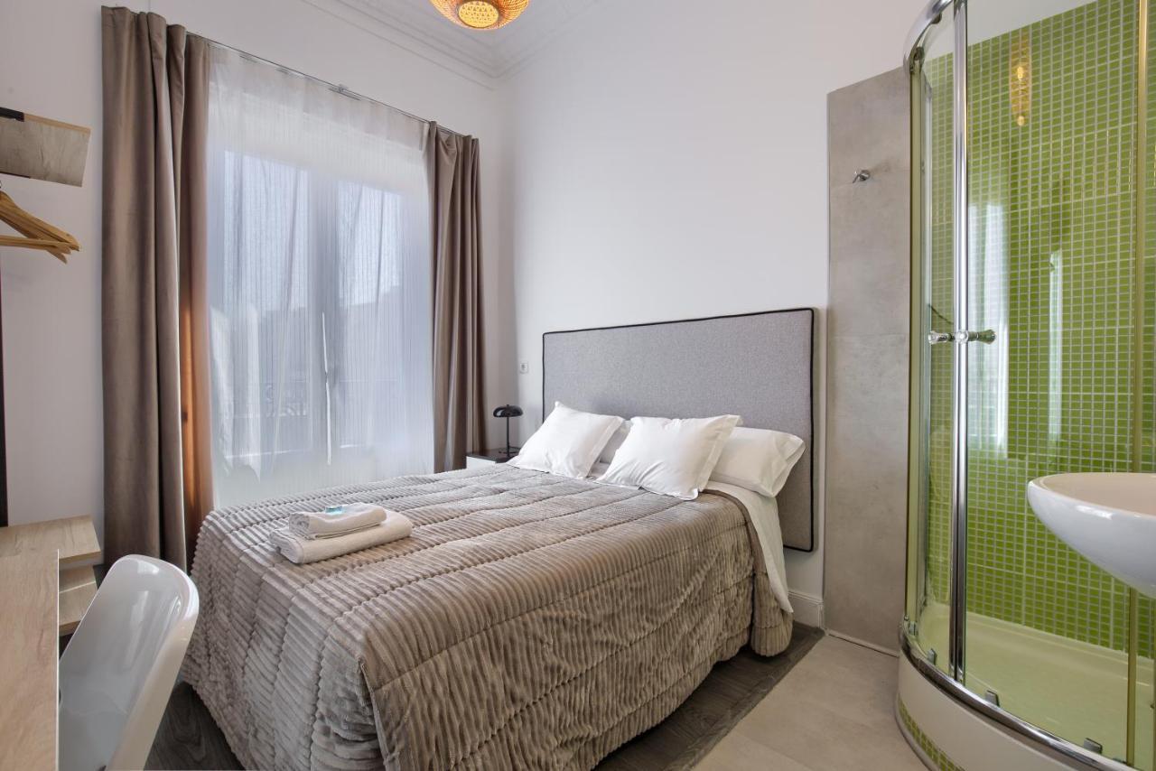 Single Room with Shared Toilet,1498991185:JPEG