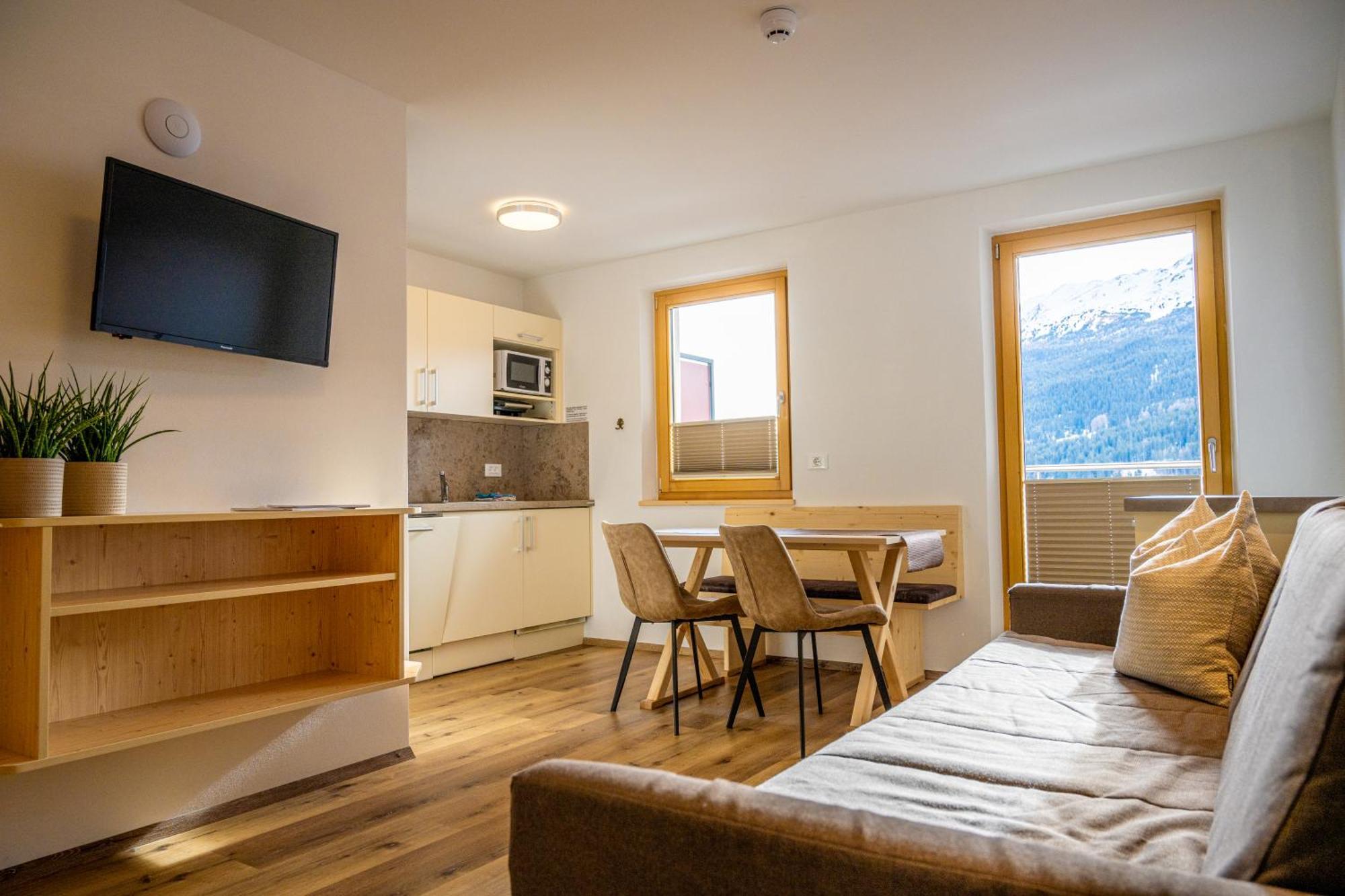 Junior Suite with Balcony,1589572761:JPEG