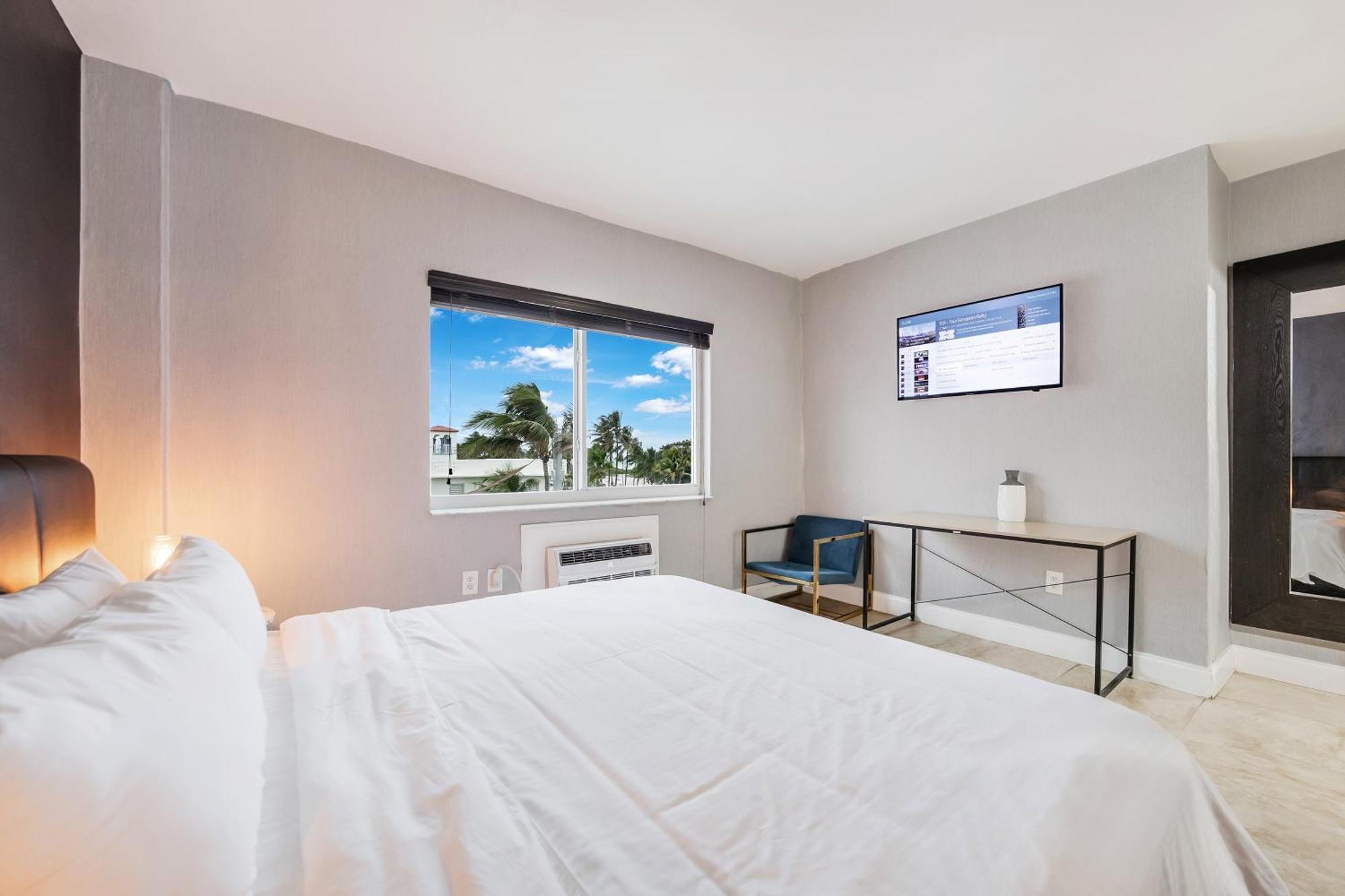 Superior King Room  (Self Check-in),1527625654:JPEG