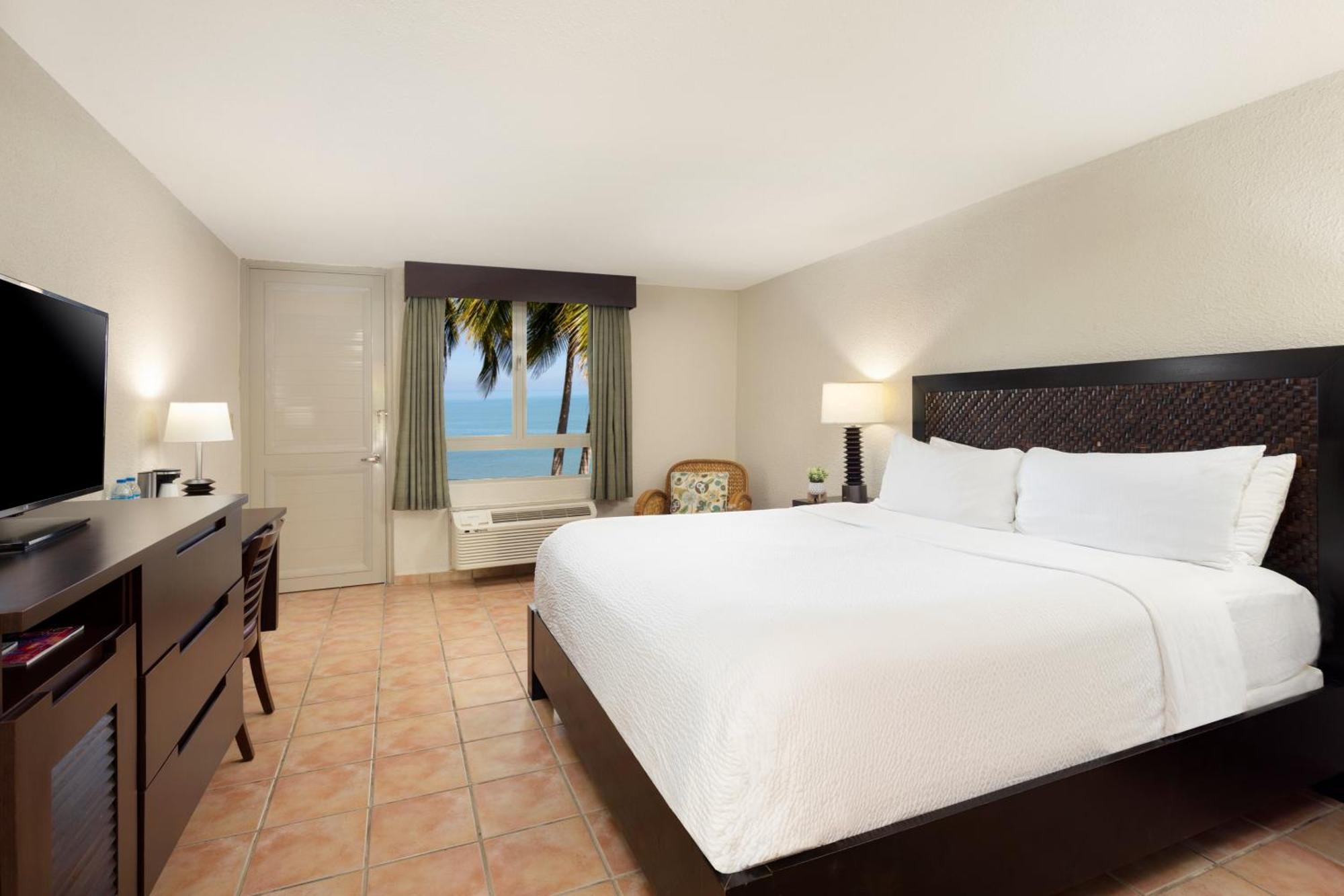 Deluxe Room,1551410644:JPEG