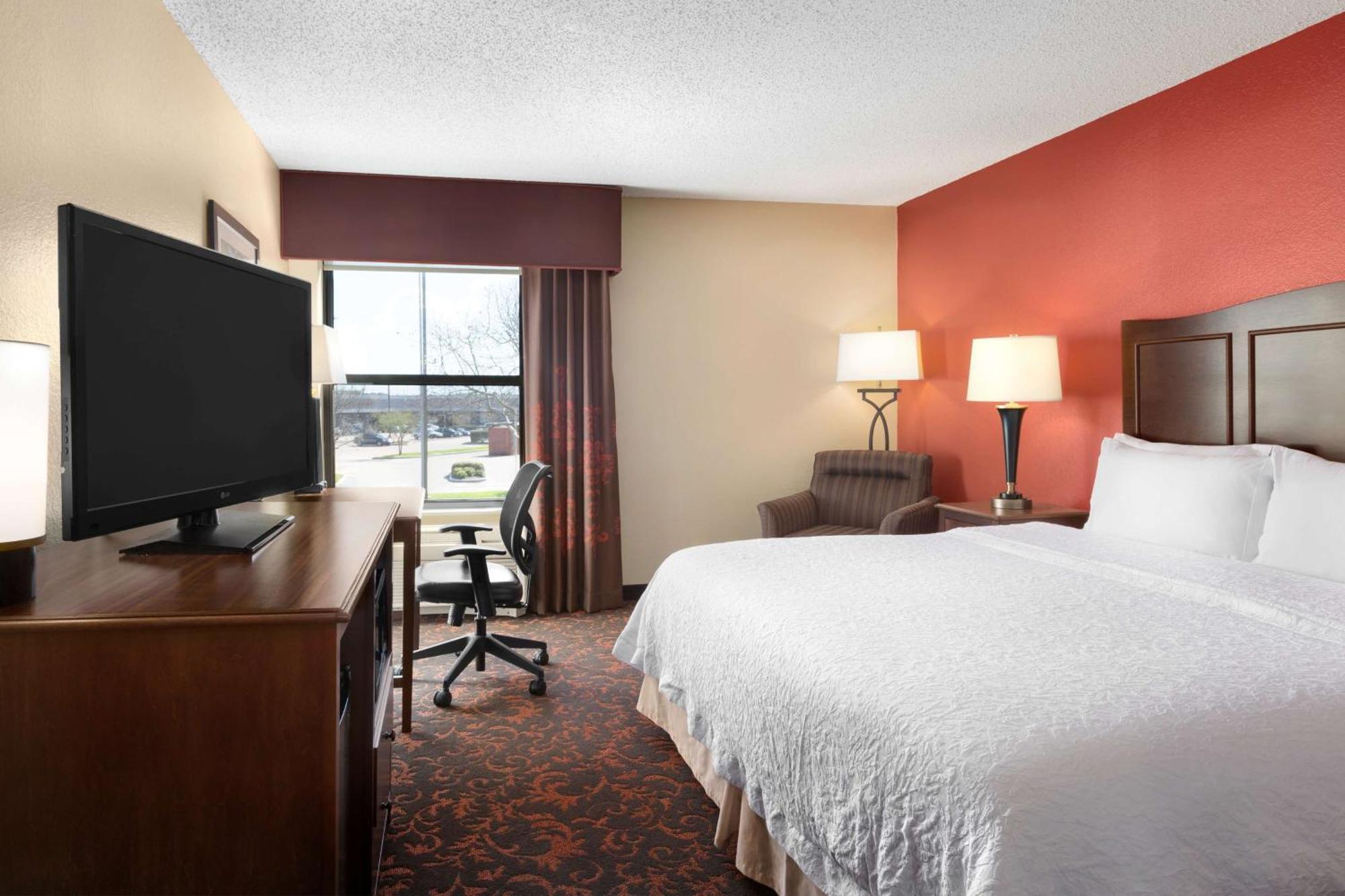 King Room with King Bed - Non-Smoking,1552322542:JPEG