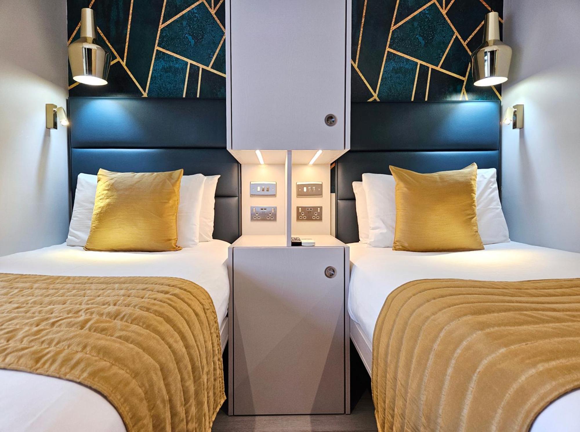 Twin Room,1571272307:JPEG