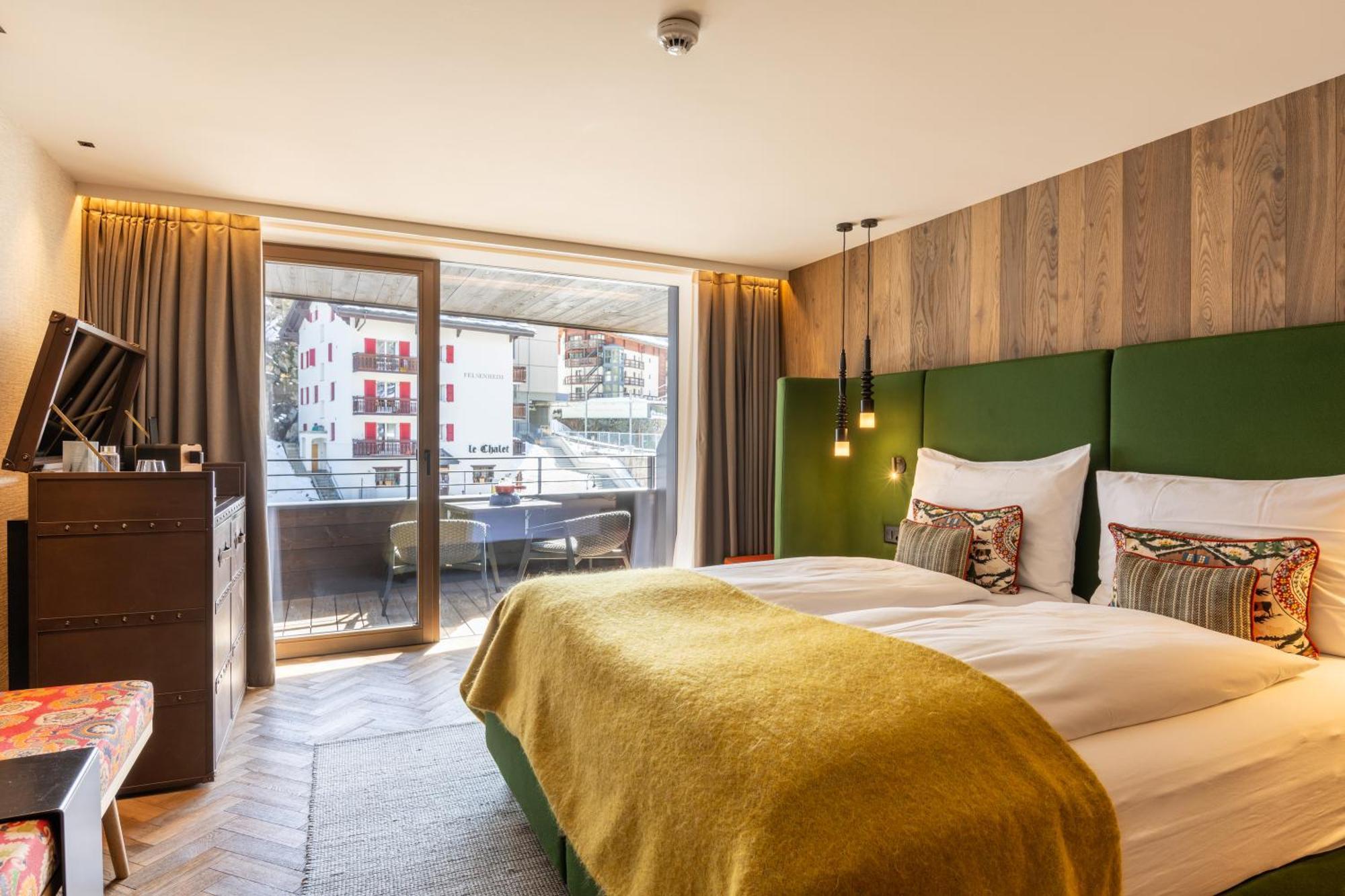 Twin Room with Balcony and Matterhorn View,1586830267:JPEG
