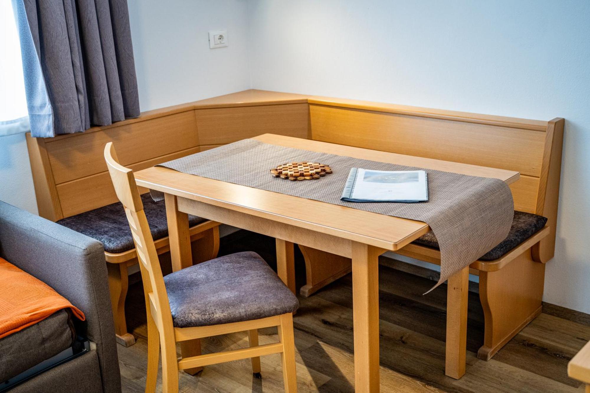 One-Bedroom Apartment,1499534362:JPEG