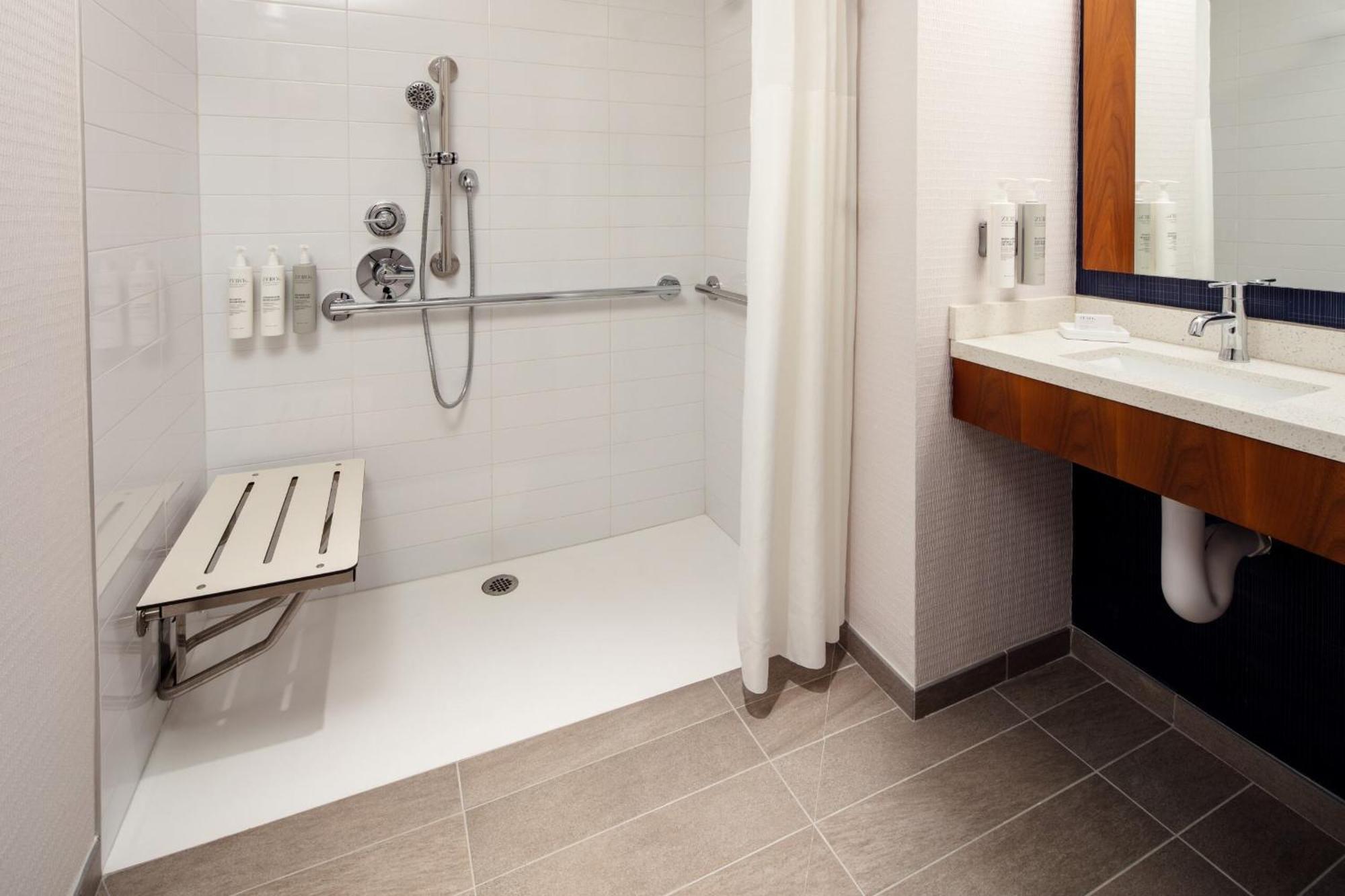 King Room Roll Shower Mobility Access,1766724635:JPEG