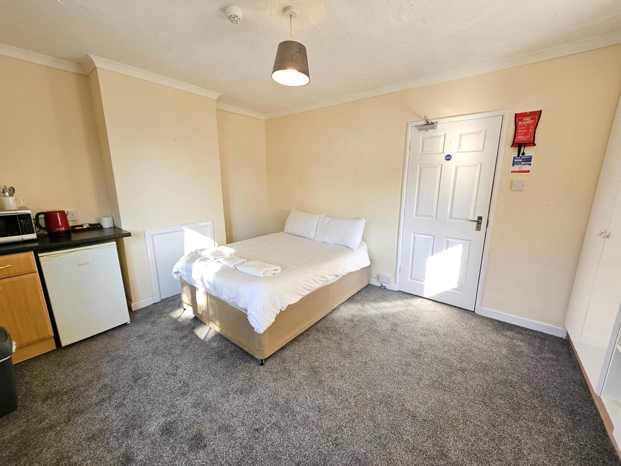 Double Room,1604712405:JPEG