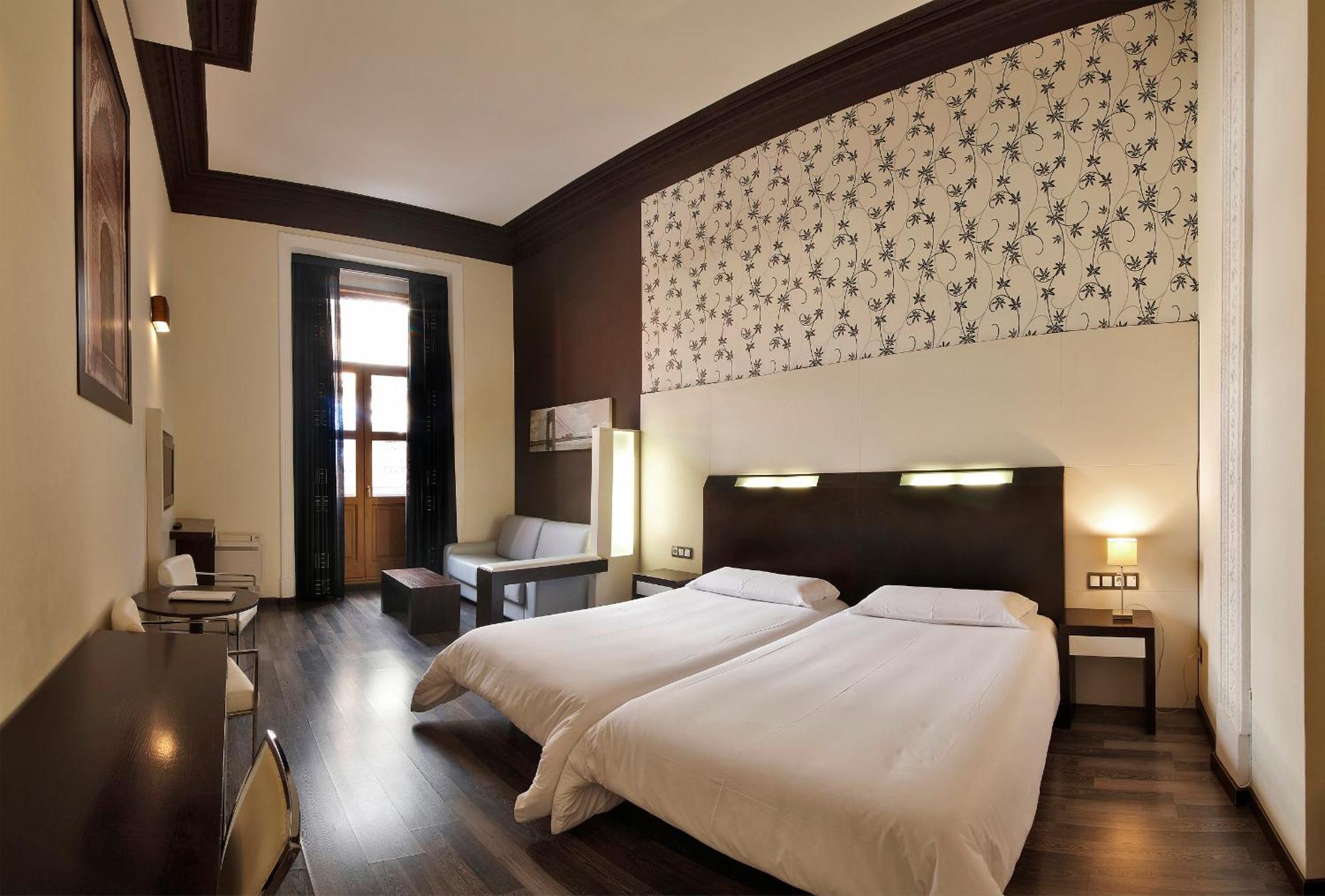 Suite with Balcony (2 Adults),1622023651:JPEG