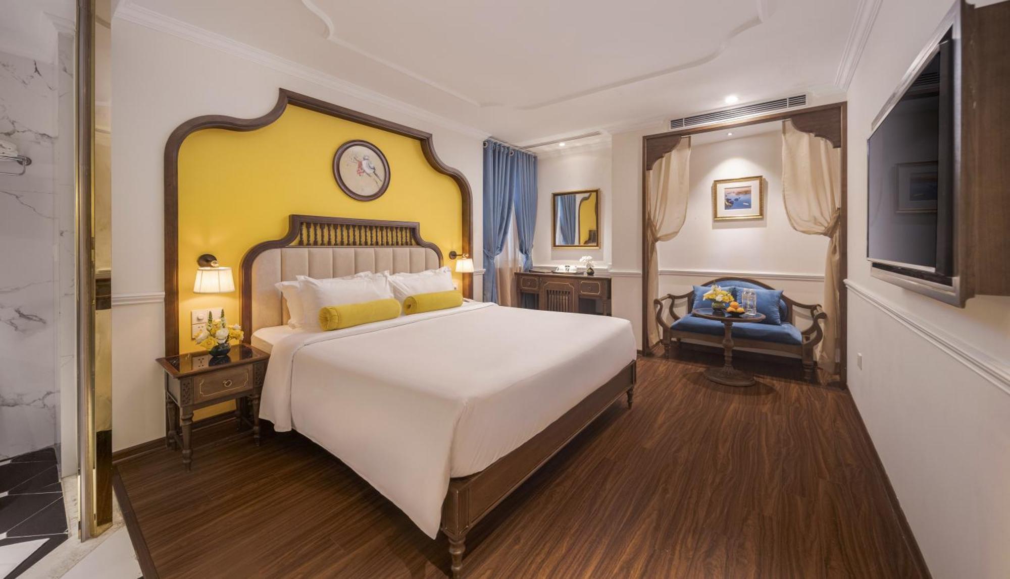 Deluxe Double or Twin Room Internal Window,1624756336:JPEG