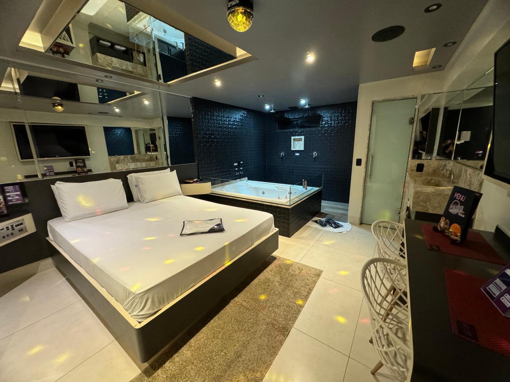 King Suite with Spa Bath,1628051191:JPEG