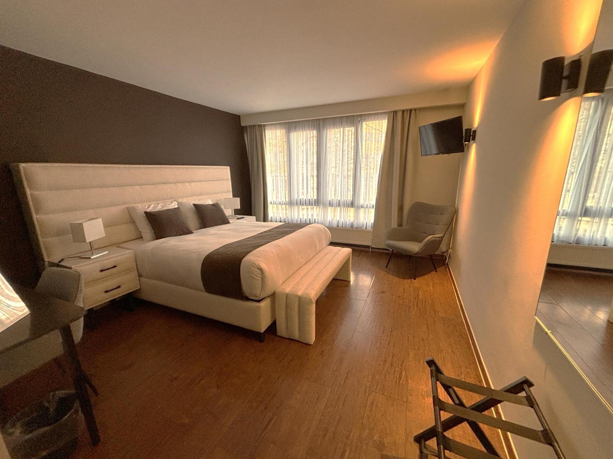 Double Room,1633014491:JPEG
