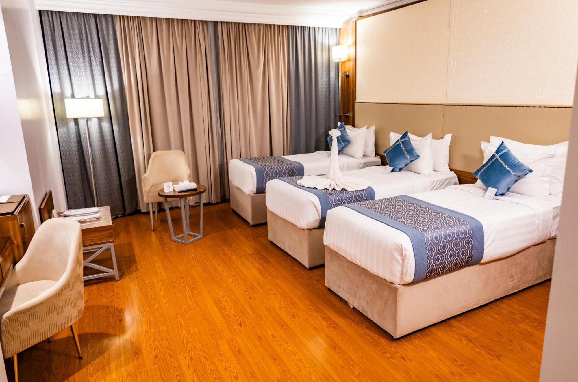 Triple Room,1644419603:JPEG