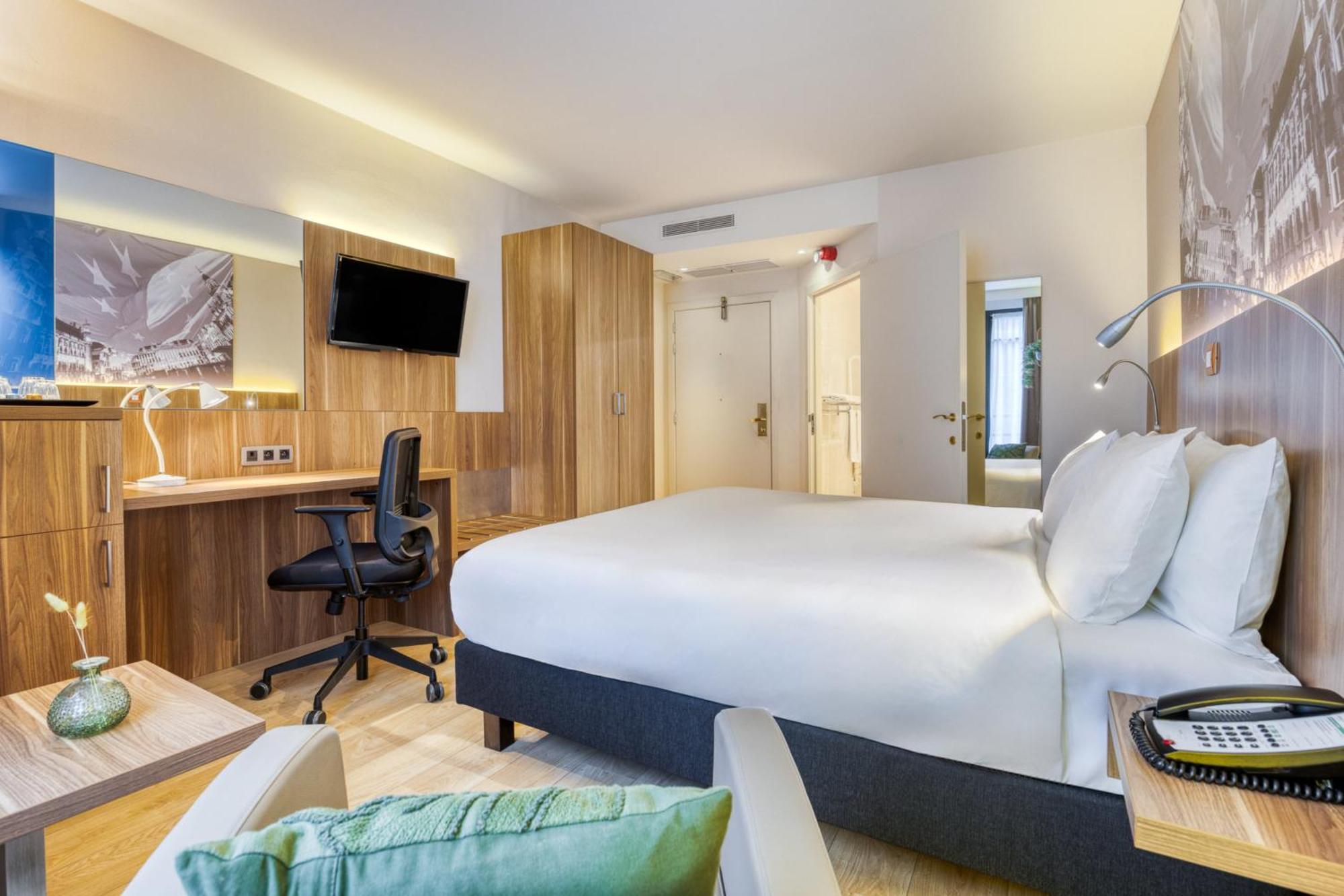 King Room - Disability Access,1643753197:JPEG