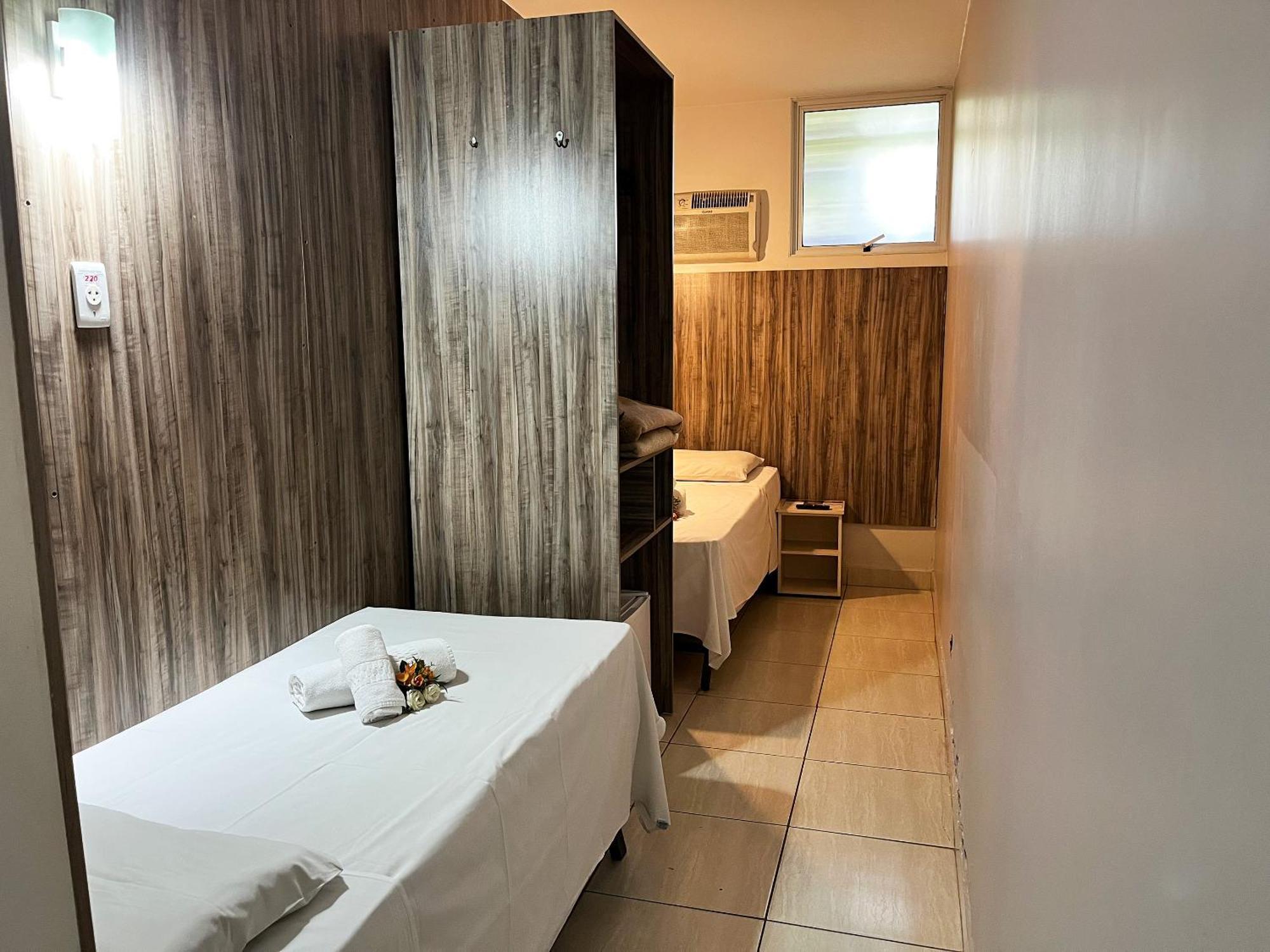 Small Twin Room,1647722993:JPEG
