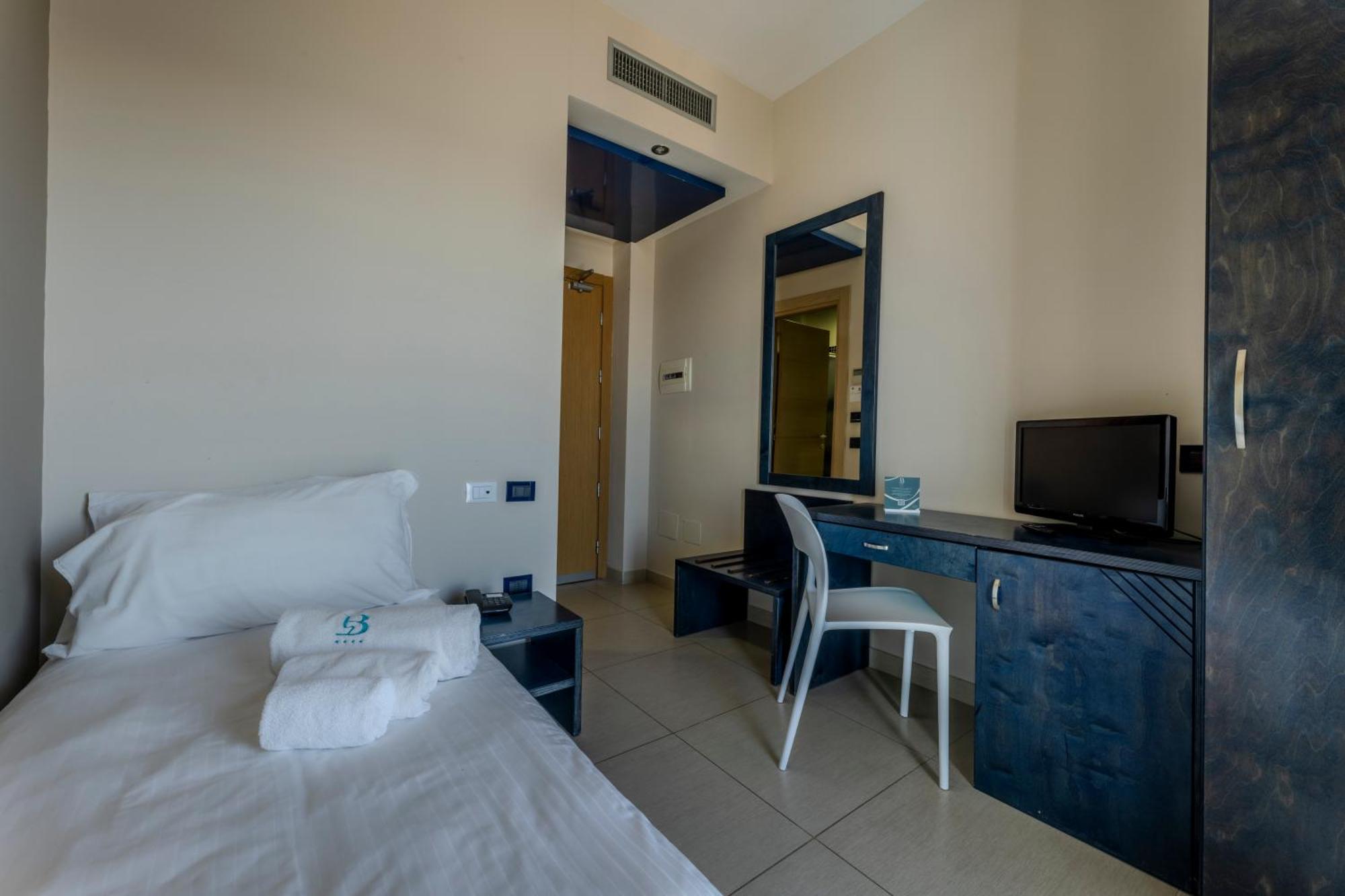 Standard Single Room,1648899891:JPEG