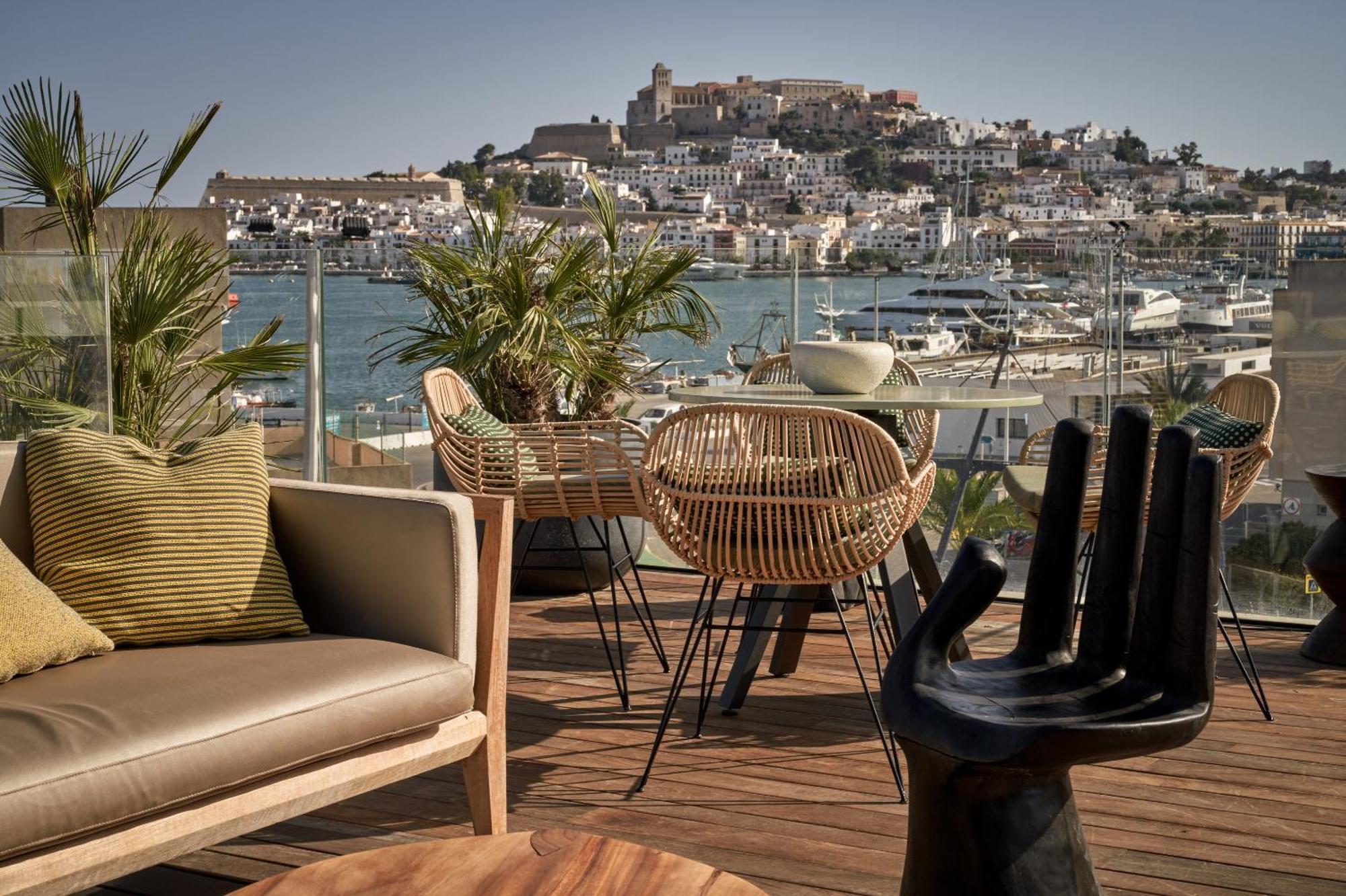 Penthouse Suite with Terrace,1307102521:JPEG