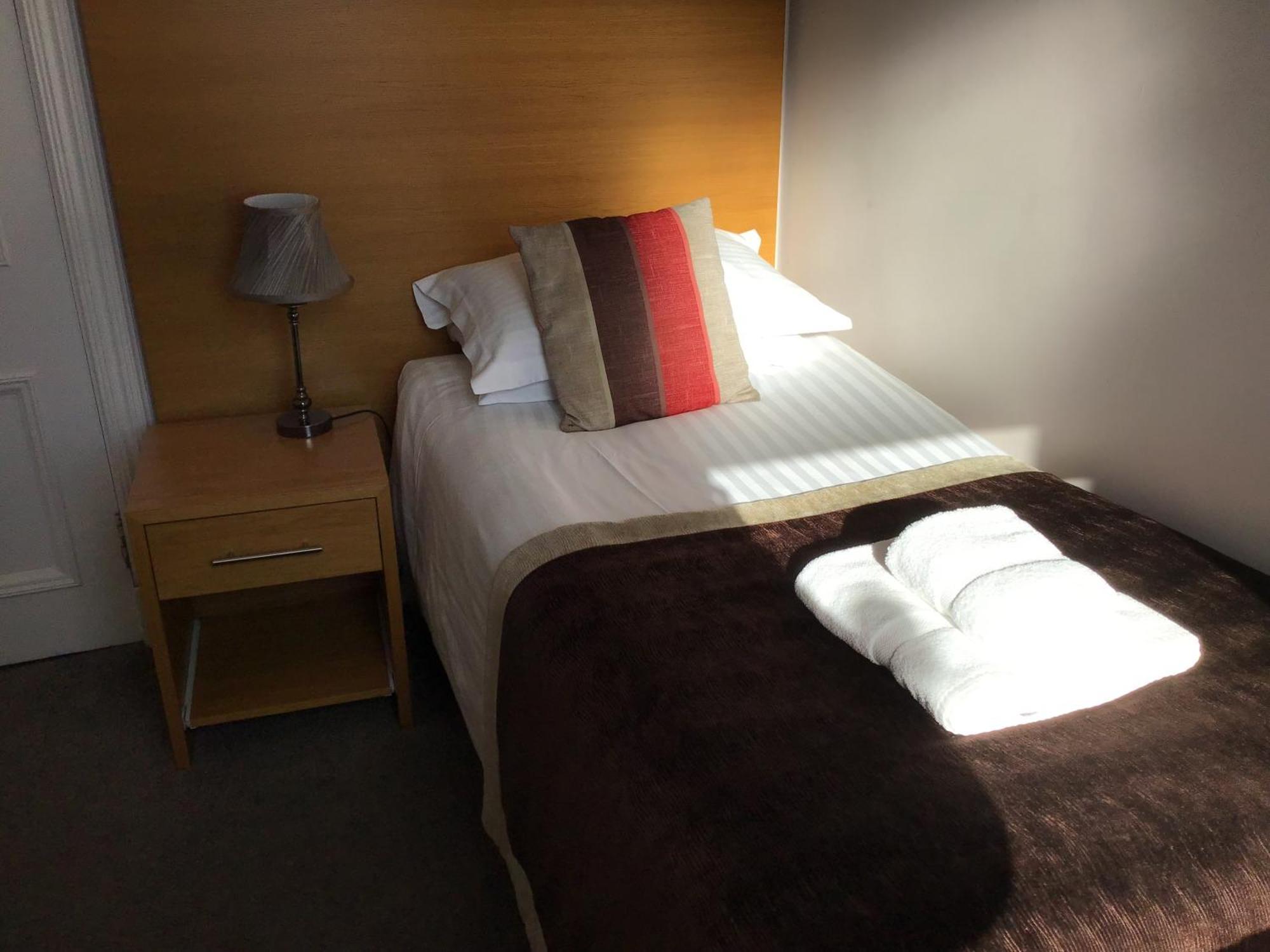 Standard Single Room with Shared Bathroom,1658103279:JPEG