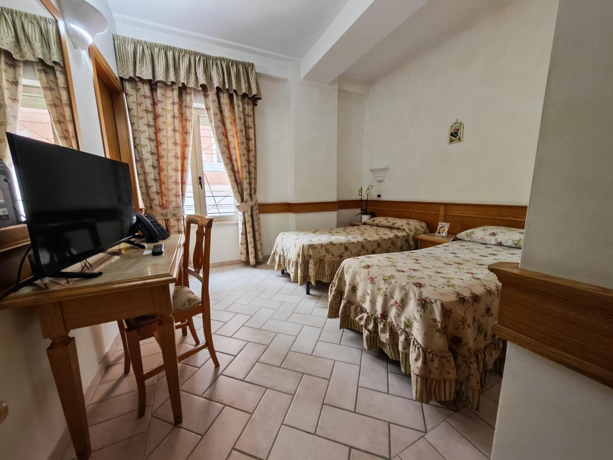 Large Single Room,1665101591:JPEG