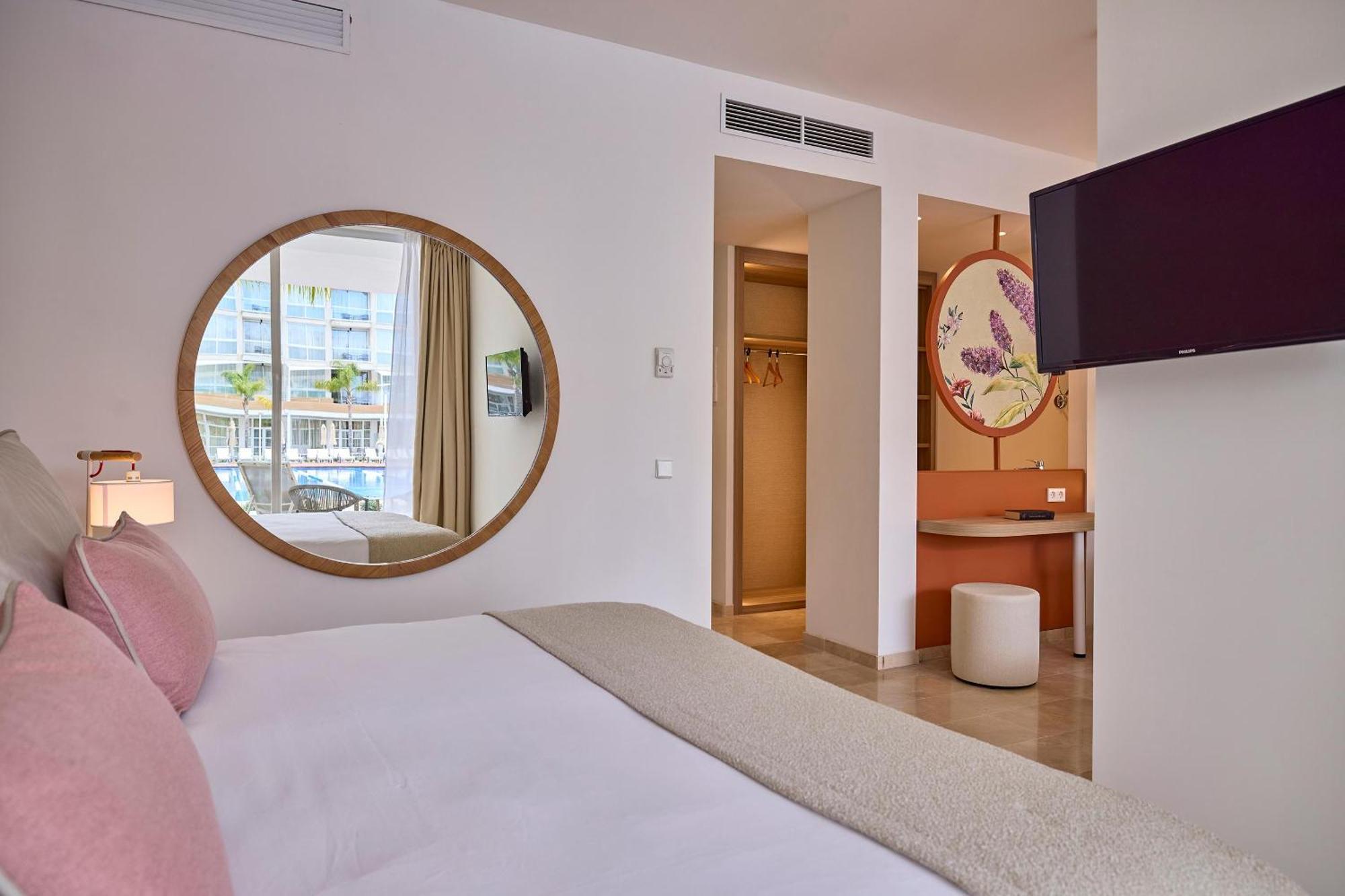 Junior Suite with Private Pool,1666643611:JPEG