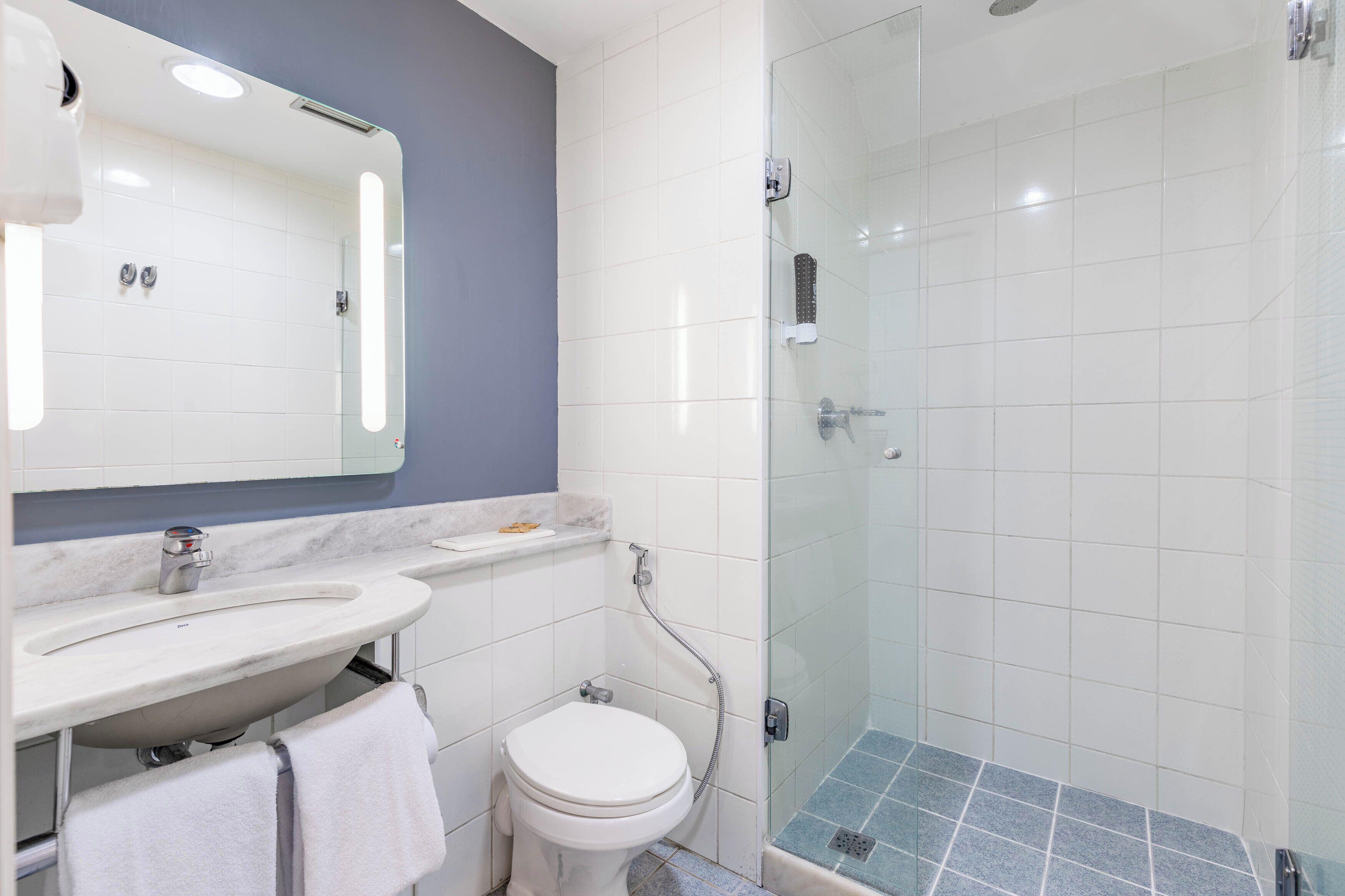 Standard Room with One Double Bed and One Single Bed,1613694237:JPEG