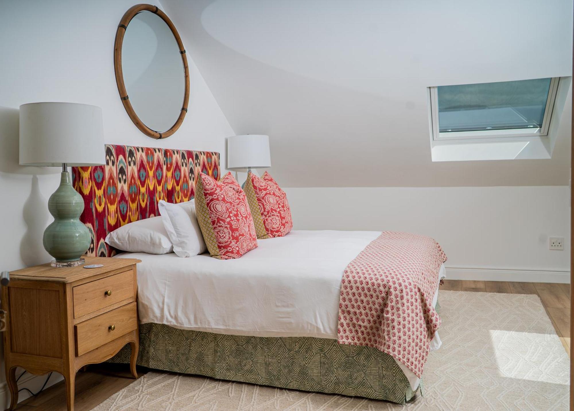 Classic Loft Room Queen Double,1742725076:JPEG