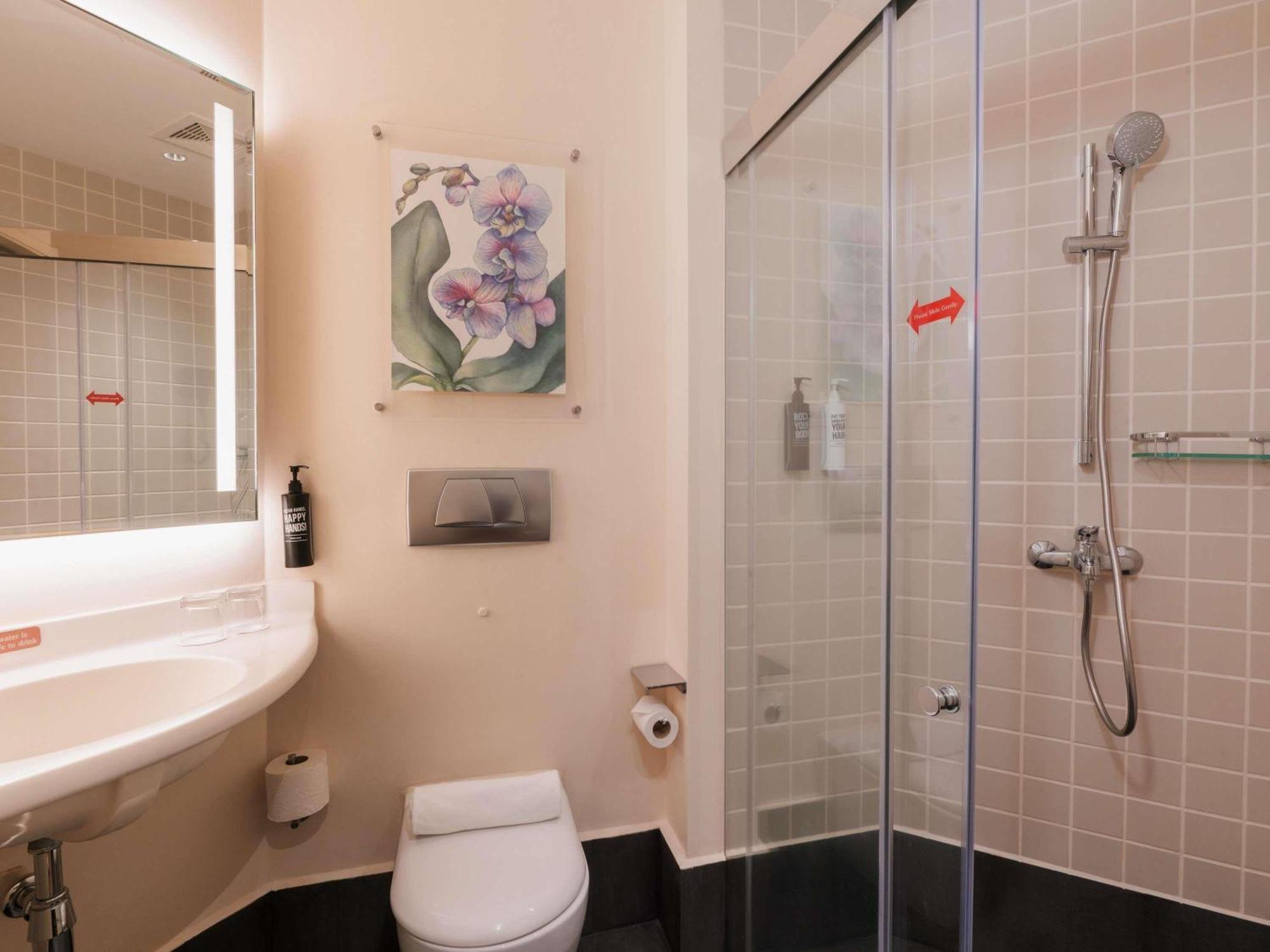 Deluxe Twin Room 2 Single Beds High Floor Minibar,1717019085:JPEG
