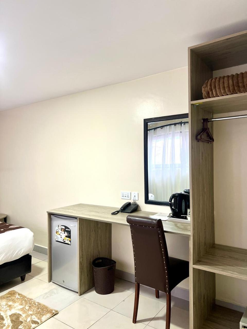 Deluxe Room,1731440633:JPEG