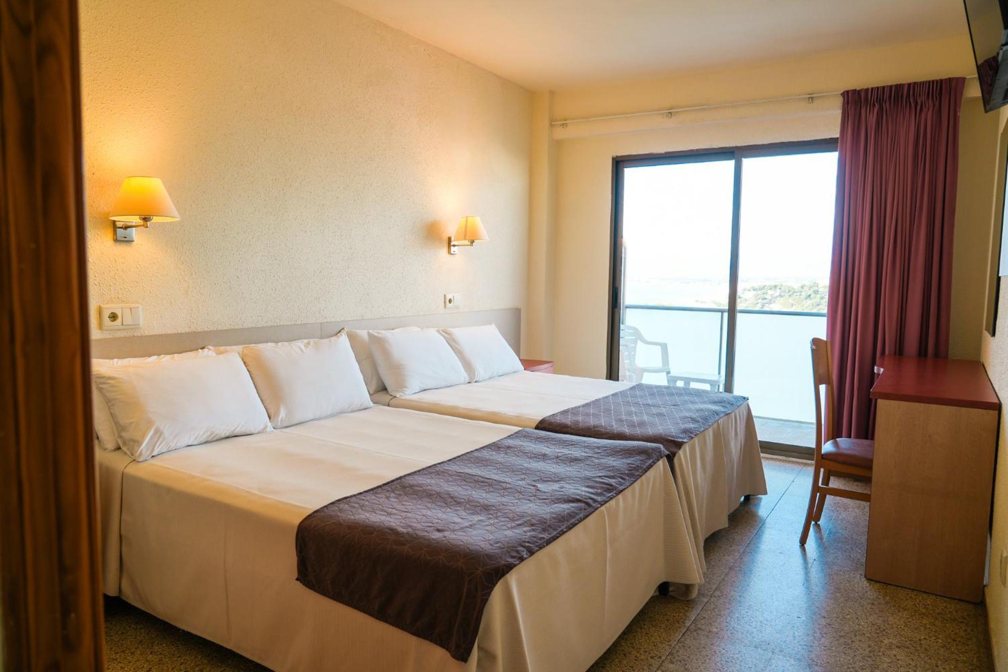 Triple Room,1742581848:JPEG